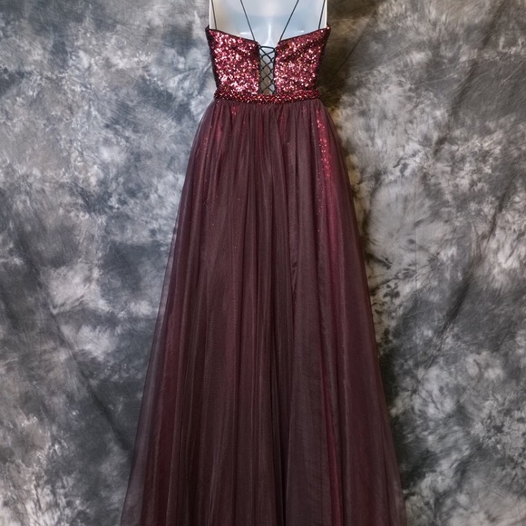 Alisha Hill sequin romper with over skirt, size 4 - Picture 2 of 2